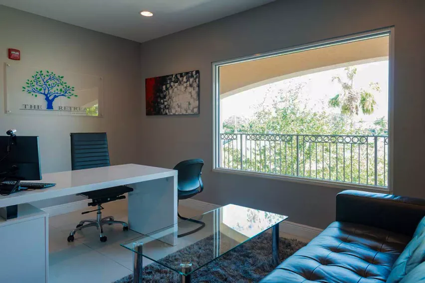 cozy living spaces at retreat of broward